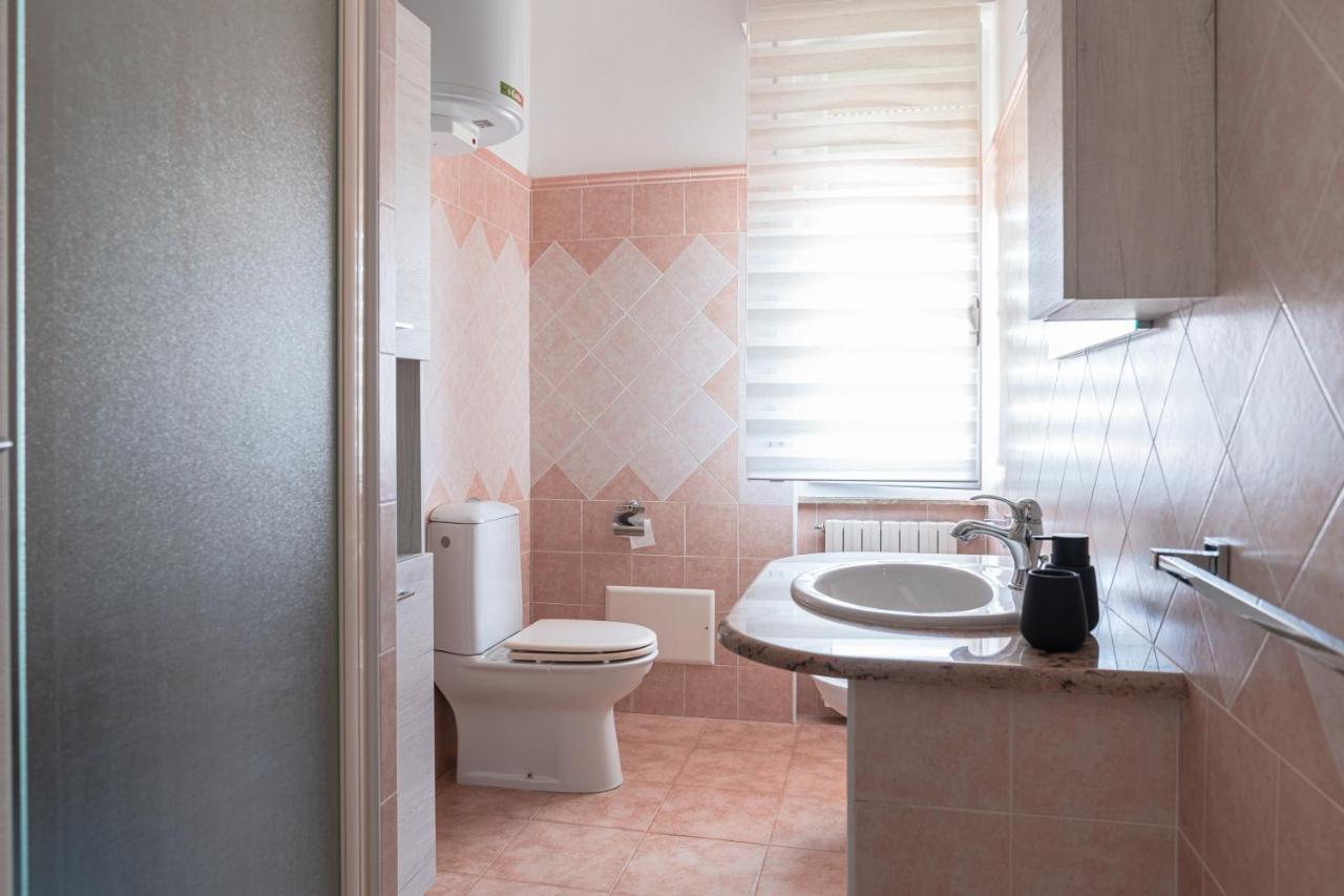 Almi - Guest Apartment Porto Torres Bagian luar foto