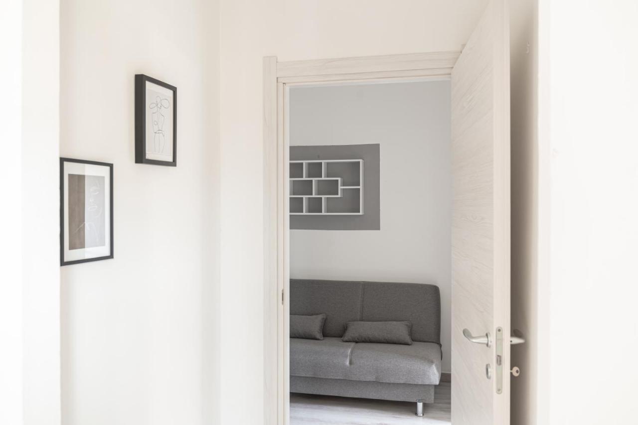 Almi - Guest Apartment Porto Torres Bagian luar foto