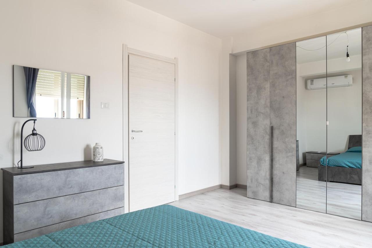 Almi - Guest Apartment Porto Torres Bagian luar foto