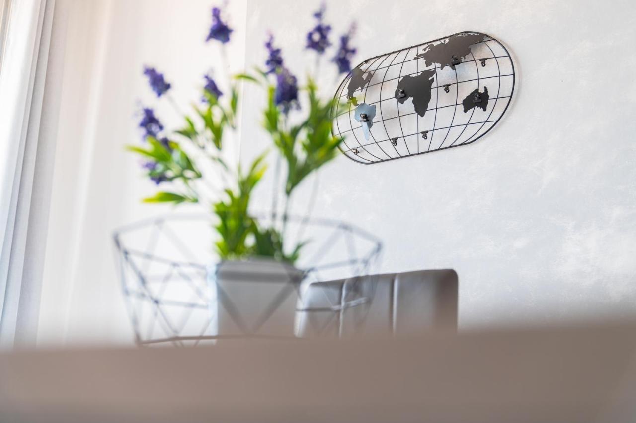 Almi - Guest Apartment Porto Torres Bagian luar foto