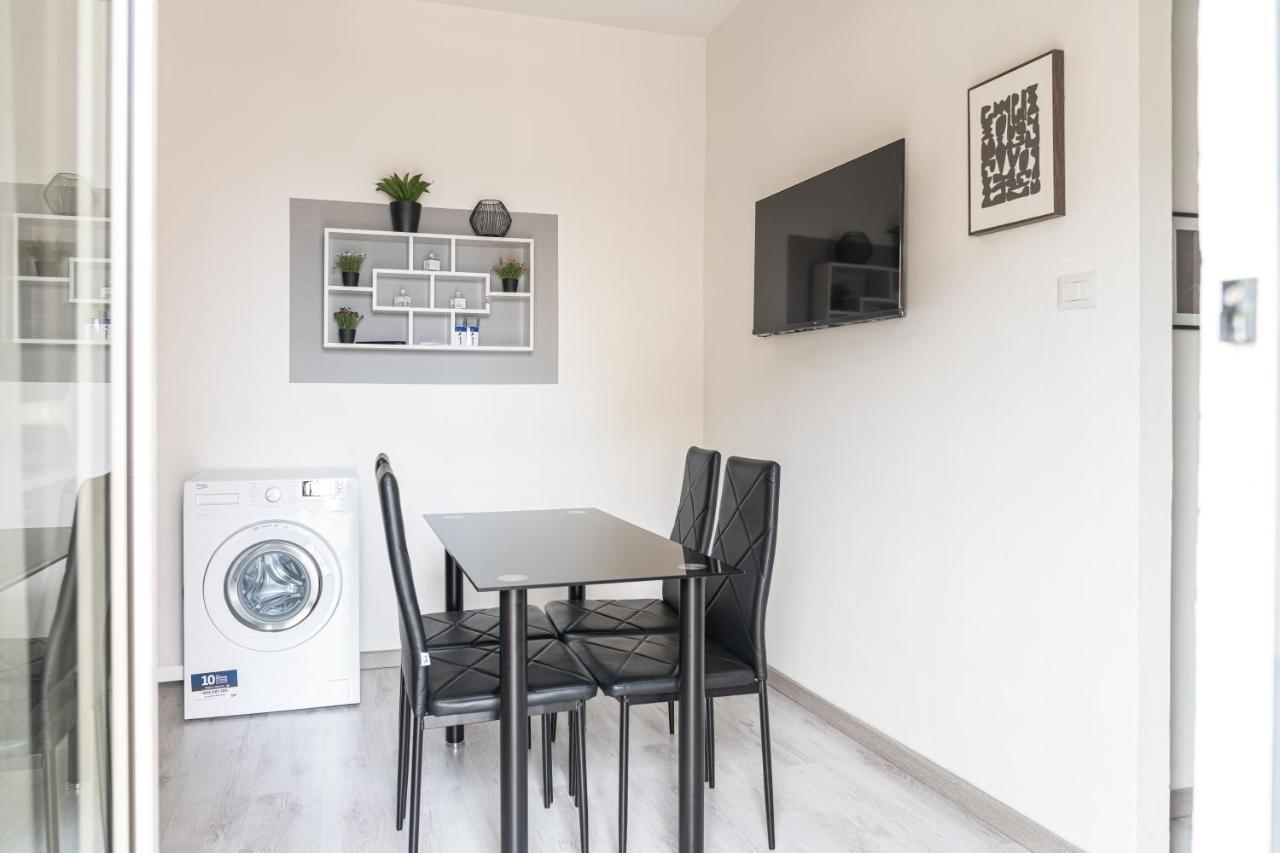 Almi - Guest Apartment Porto Torres Bagian luar foto