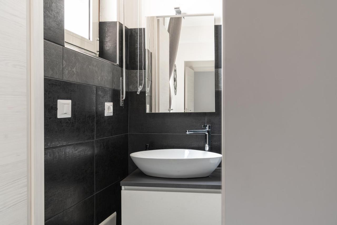 Almi - Guest Apartment Porto Torres Bagian luar foto