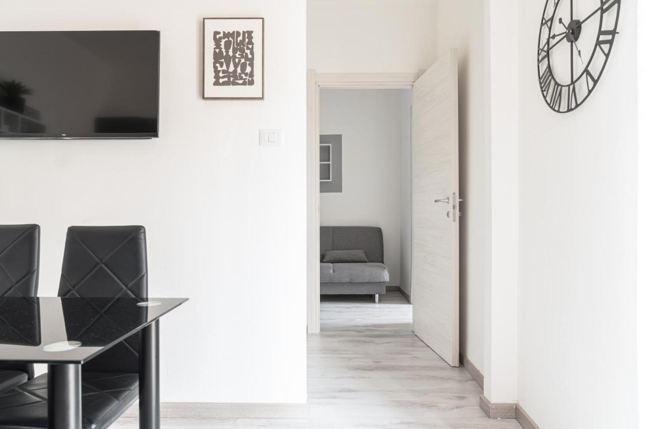 Almi - Guest Apartment Porto Torres Bagian luar foto